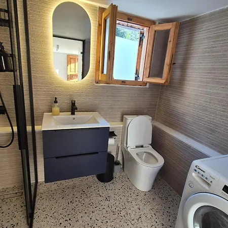 Vacation Unit - Private Terrace, Steps From Sea *