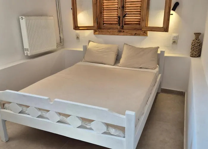 شقة Vacation Unit - Private Terrace, Steps From Sea *