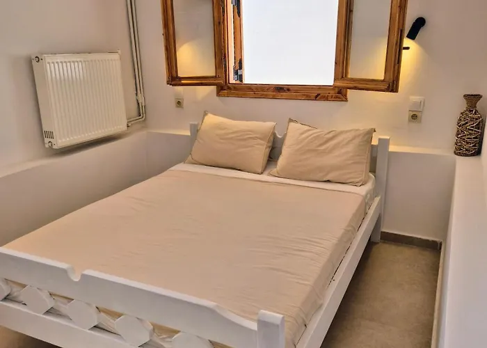 Vacation Unit - Private Terrace, Steps From Sea إسثْمِيا