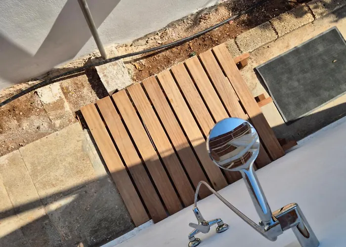 Vacation Unit - Private Terrace, Steps From Sea Апартаменты Истмия