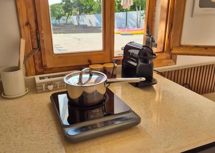 Апартаменты Vacation Unit - Private Terrace, Steps From Sea *